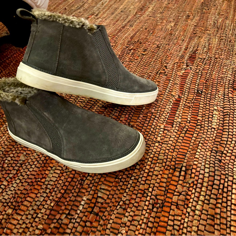 Toms Bryce Suede Fur Trimmed Slip-On Sneaker